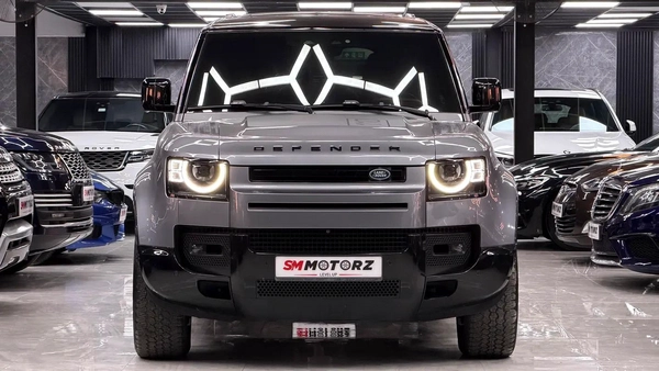 2023 Land Rover Defender 110 HSE P400 | GCC Specs | Low Mileage