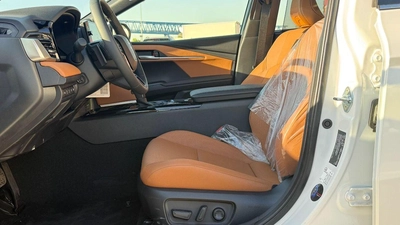 Toyota Camry LIMITED HEV-10