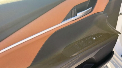 Toyota Camry LIMITED HEV-15