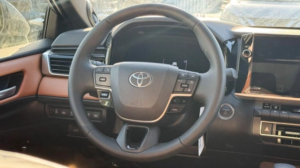 Toyota Camry LIMITED HEV