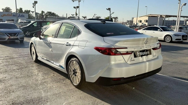 Toyota Camry LIMITED HEV