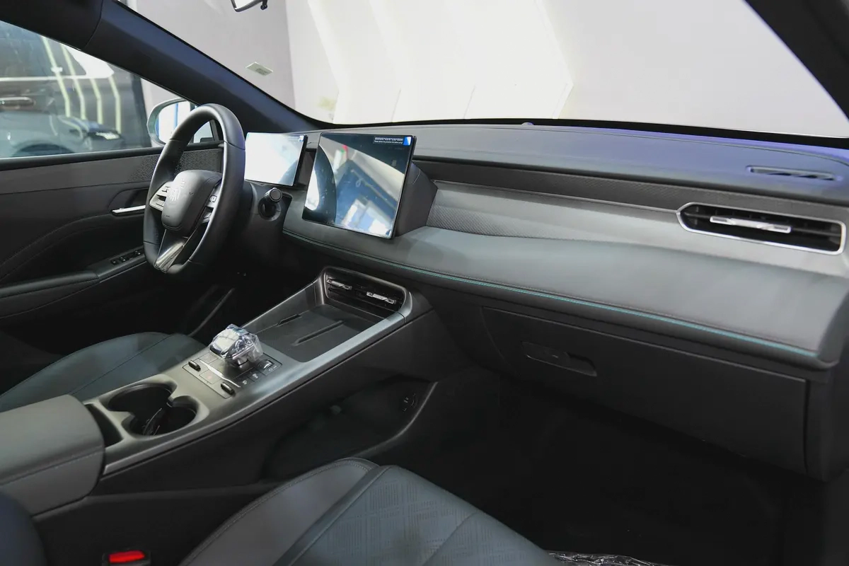 2025 - BYD DMi PLUS - BRAND NEW! for 55,000.00 AED-19-19