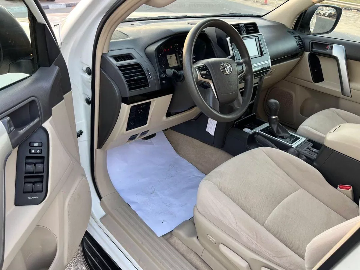 Toyota Prado TX-L 2023  Toyota Prado TX 2.7L V4- AWD 4x4 - No accident  Rear  Sensor --9-0