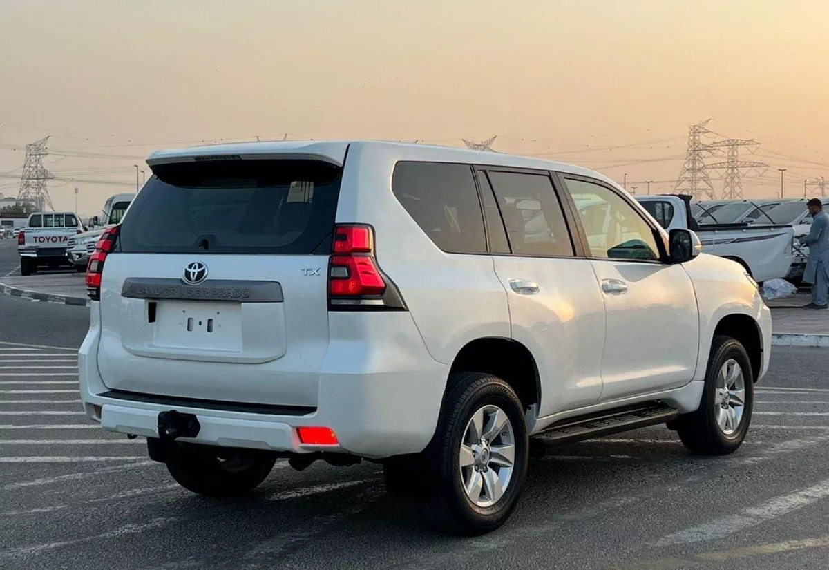 Toyota Prado TX-L 2023  Toyota Prado TX 2.7L V4- AWD 4x4 - No accident  Rear  Sensor --4-0