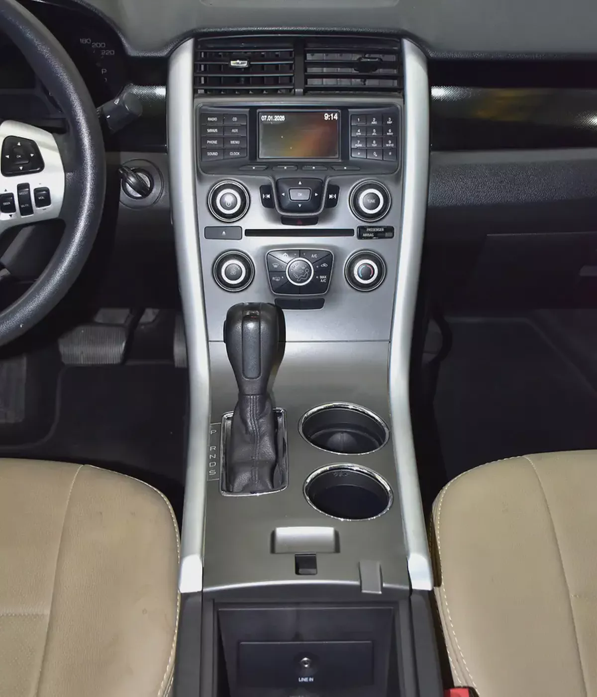 EXCELLENT DEAL for our Ford Edge ( 2014 Model ) in Silver Color GCC Specs-13-13