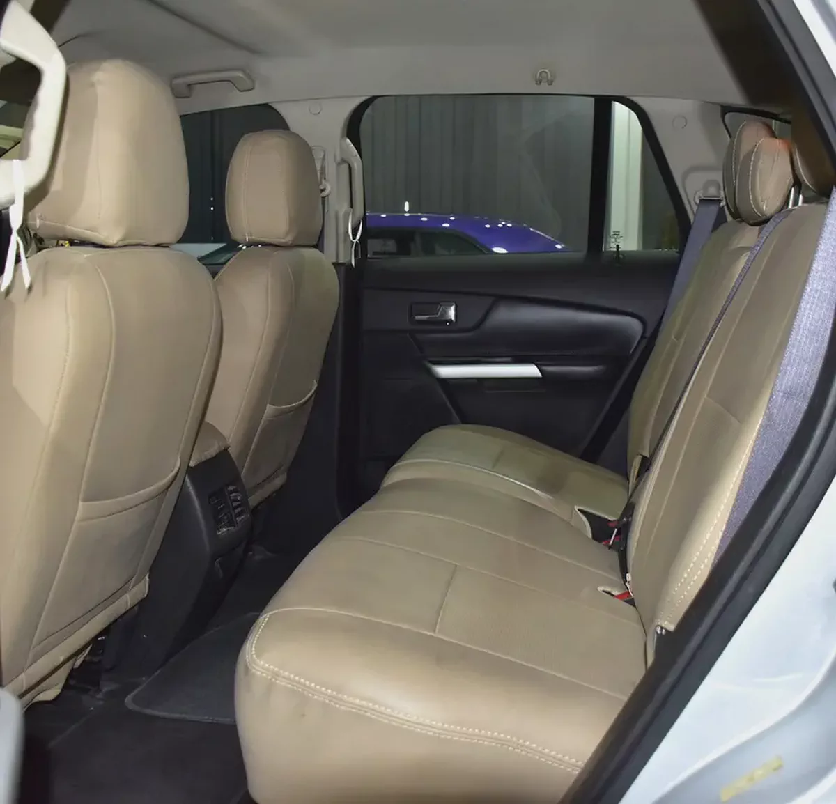 EXCELLENT DEAL for our Ford Edge ( 2014 Model ) in Silver Color GCC Specs-14-14