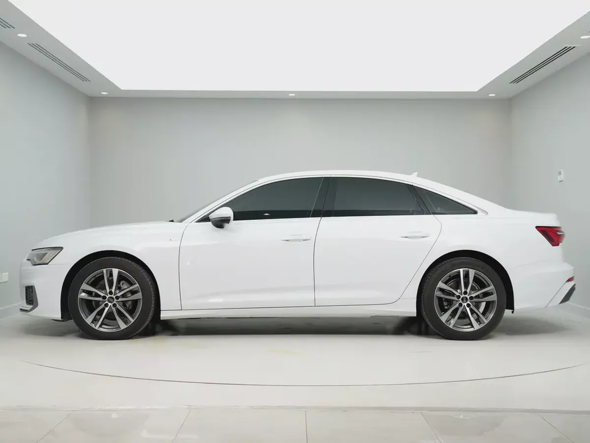 GCC Specs, Low Mileage Audi A6 S-line-1-1
