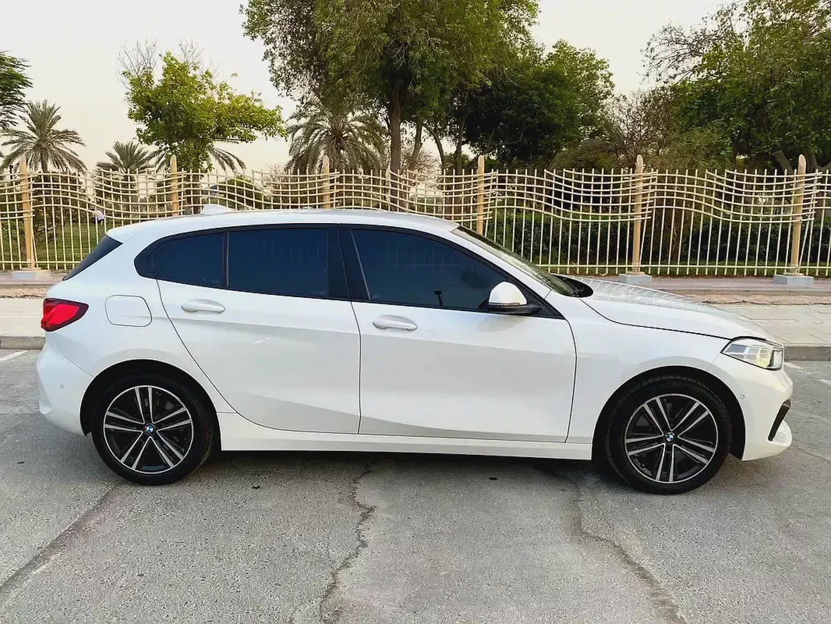 2022 model || BMW WARRANTY TILL END OF 2027 || ORIGINAL PAINT || CAR PLAY || FULL AGENCY SERVICE-4-4