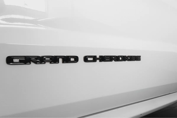 3,754 AED / 60 month’s | 0% DP | 2019 Jeep Grand Cherokee SRT / Full Jeep Service History / Jeep War