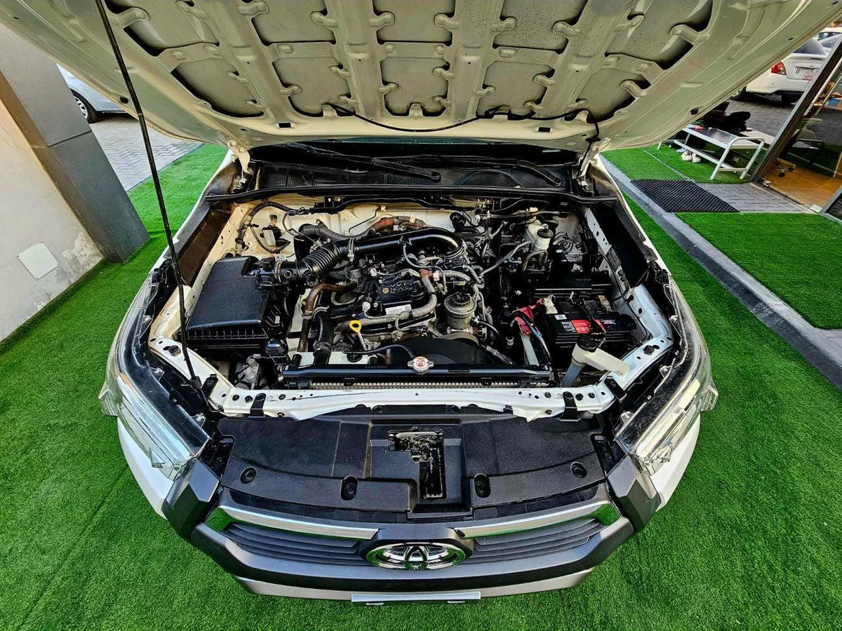 Toyota Hilux GLX PATROL/ AUTO GEAR/ WIDE BODY / AUTO WINDOWS / FULL OPTION-6-0