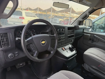 Chevrolet Express 2016 white van 3500-5