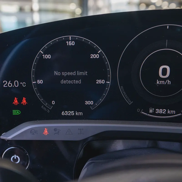 2020 PORSCHE TAYCAN TURBO S DONE ONLY 6000KM