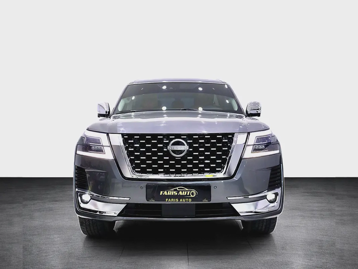 NISSAN PATROL V8 LE PLATINUM GCC FULLY LOADED + STARLIGHT + REAR ENTERTAINMENT + SIDE STEPS-1-1
