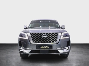 NISSAN PATROL V8 LE PLATINUM GCC FULLY LOADED + STARLIGHT + REAR ENTERTAINMENT + SIDE STEPS