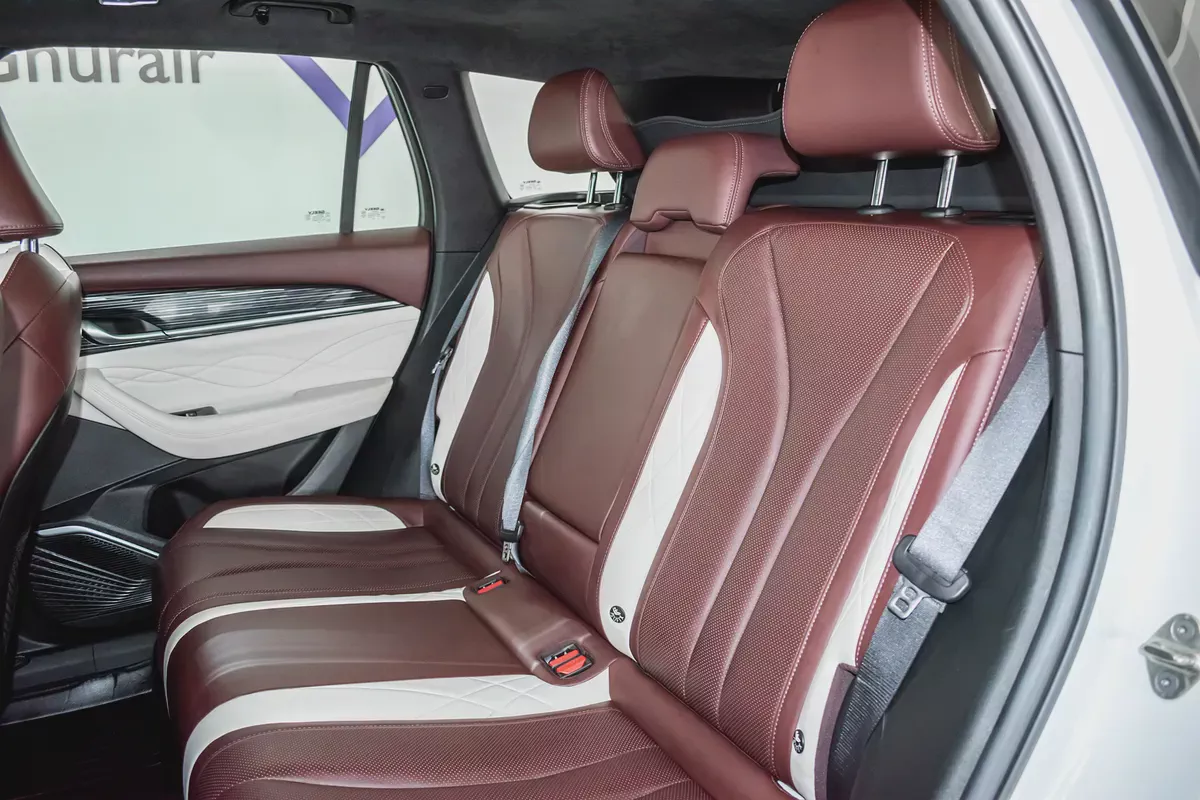 GEELY WARRANTY 2028 / 150,000 KM | 2.0 | MOONROOF | LEATHER | GCC | AED 1330 PM-8-8
