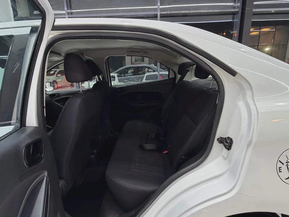 Ford Figo SE 2019 GCC Specs-5-5