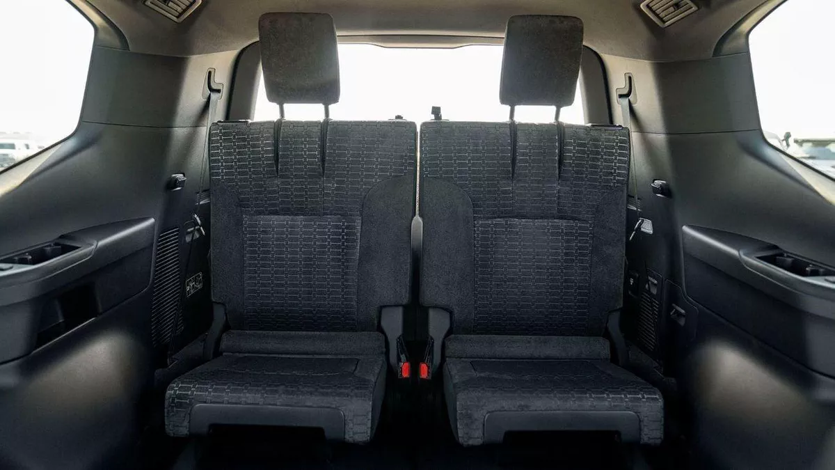 Toyota Land Cruiser GXR LC GXR 3.3D\(LHD) TOYOTA LAND CRUISER LC300 GXR 3.3D AT MY2025 – BLACK-17-0