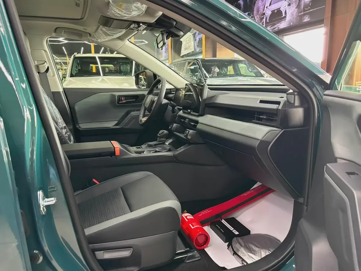 Toyota RAV4 Adventure 2026 - Brand New GCC Specs-6-6