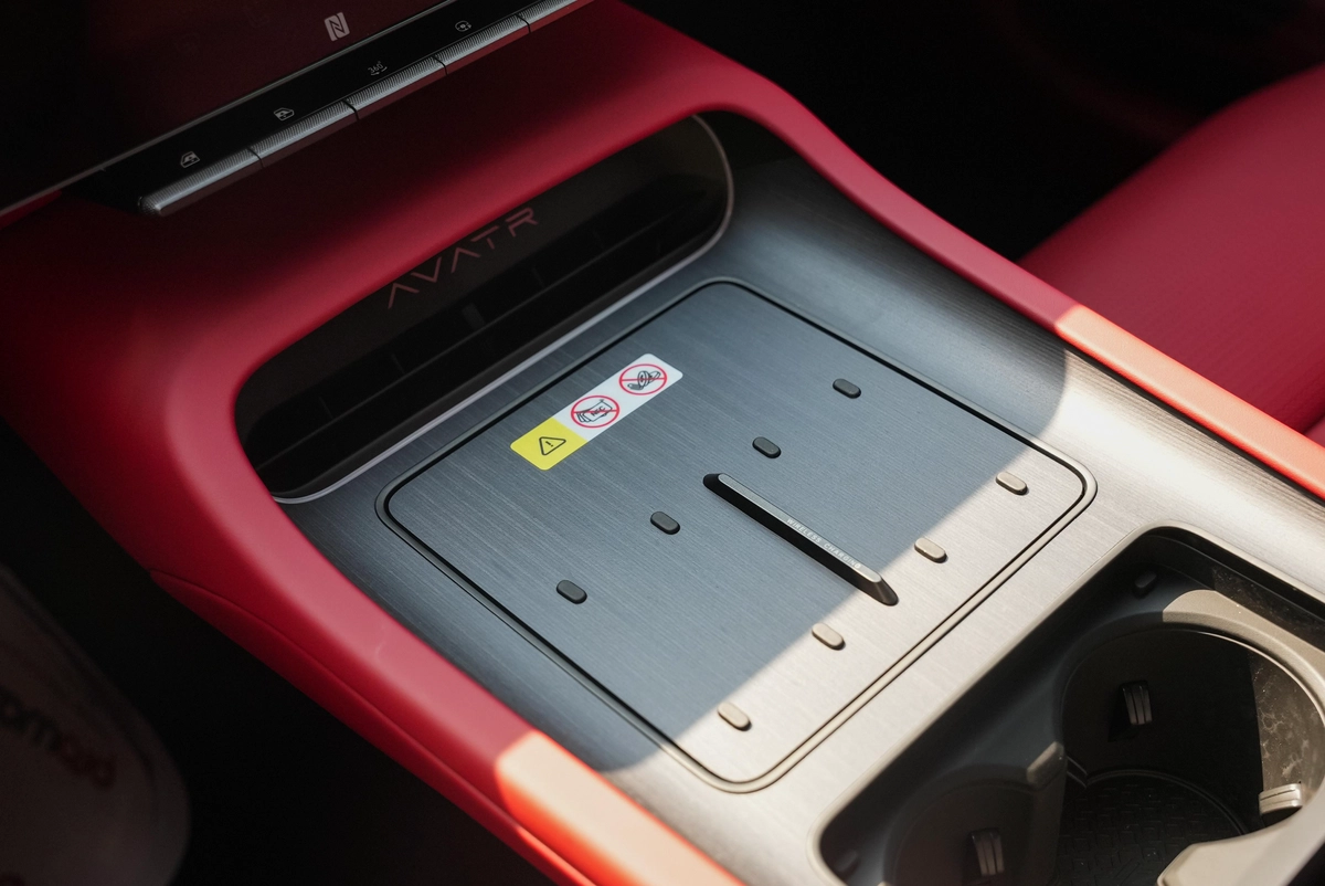 Avatr 12 REEV Ultra 2025-15-15