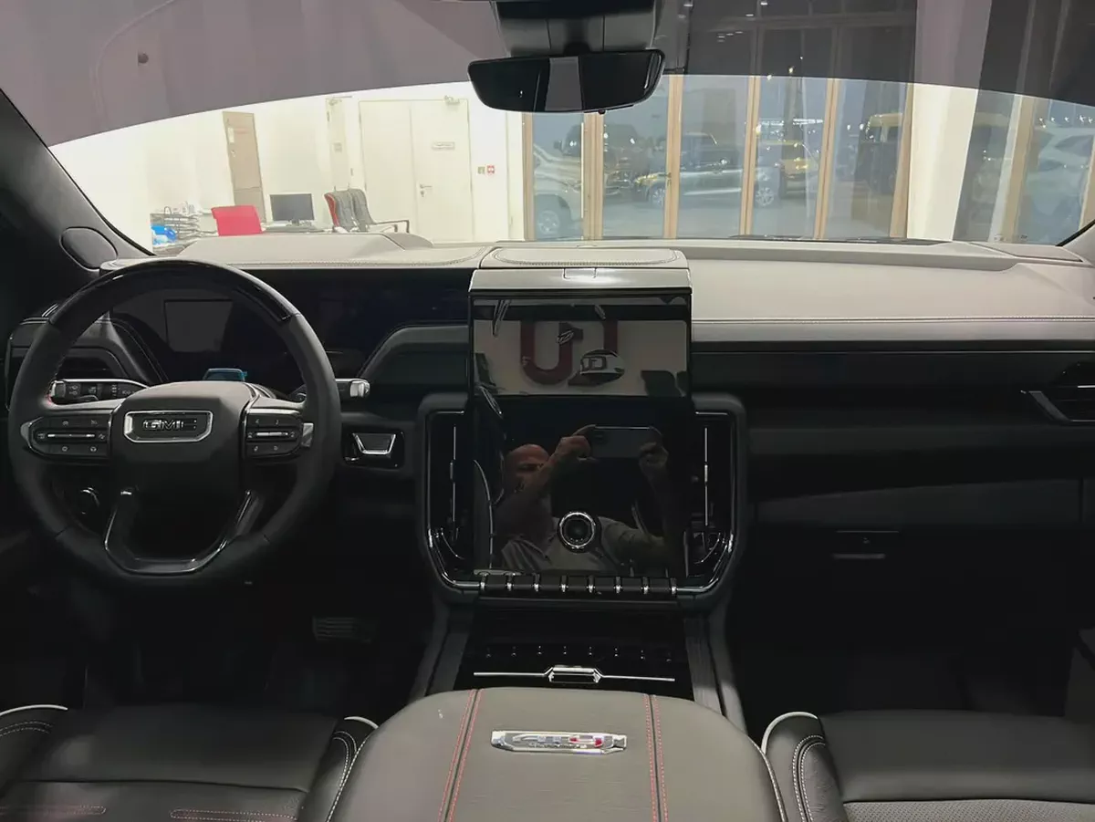 GMC Yukon AT4 Ultimate 2026 GCC Specs  Brand New-10-10