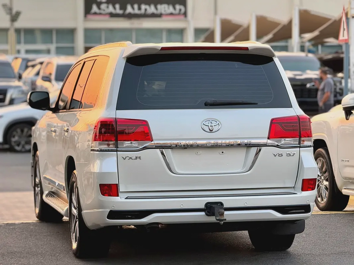 تويوتا لاند كلوزر 2018 خليجي Toyota Land Cruiser VXR 2018 | GCC Specs | Top Option V8-2-2