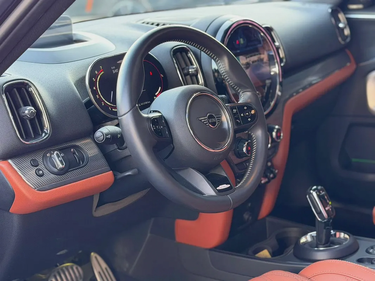 Mini Cooper Country Man JCW Gcc Under Warranty Servers
