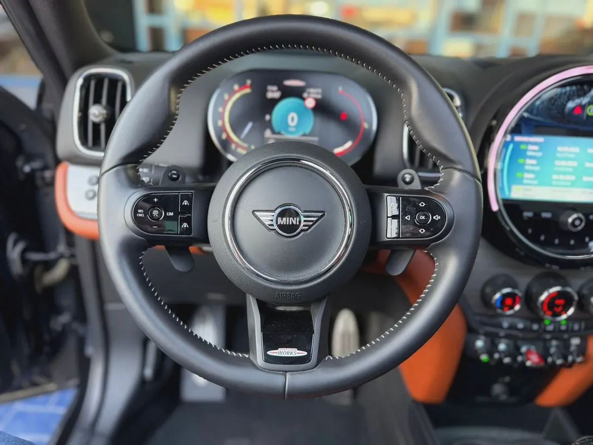 Mini Cooper Country Man JCW Gcc Under Warranty Servers