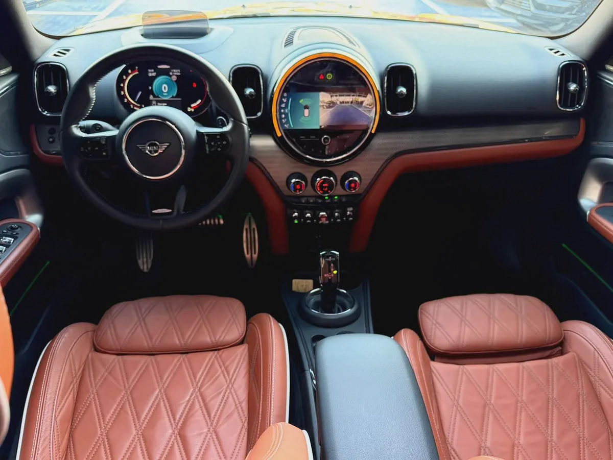 Mini Cooper Country Man JCW Gcc Under Warranty Servers