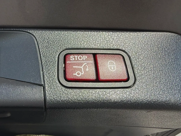 Mercedes-Benz GLB 250 4MATIC 2020, American Specs