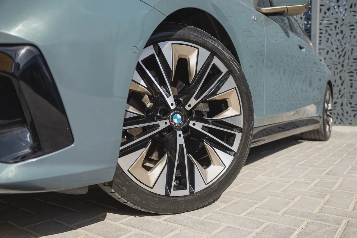 BMW 5 Series 520-10-10