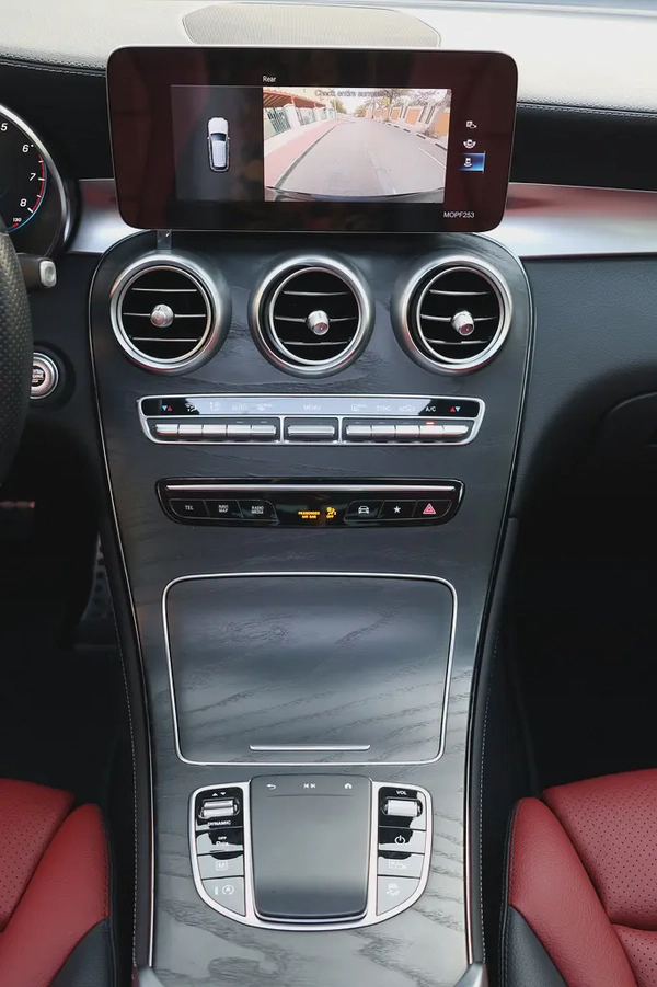 GLC200 AMG - GCC SPECS - UNDER WARRANTY - FULL SERVICE HISTORY - ACCIDENT FREE