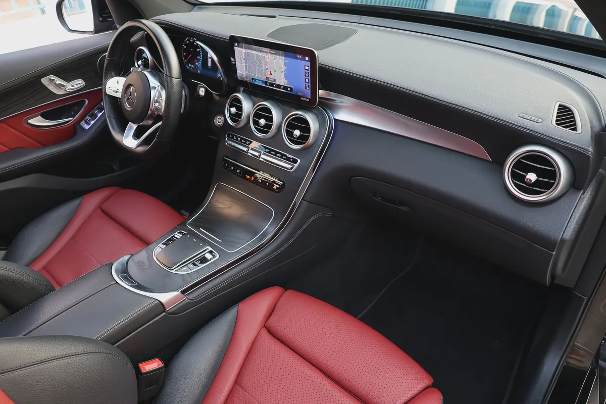 GLC200 AMG - GCC SPECS - UNDER WARRANTY - FULL SERVICE HISTORY - ACCIDENT FREE-16-16