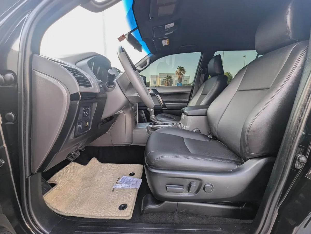 Toyota Prado VXR 2021 | GCC Specs | V6 4.0L | Full Option | Excellent Condition