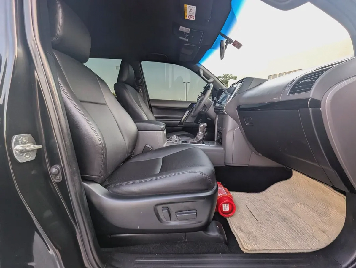 Toyota Prado VXR 2021 | GCC Specs | V6 4.0L | Full Option | Excellent Condition