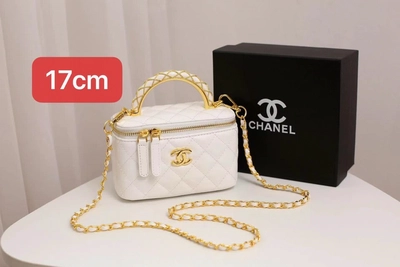 Chanel White Quilted Vanity Bag with Gold Chain Strap - 17cm-0