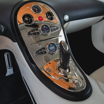 2010 BUGATTI  VERYON NOCTURNE GCC  DONE ONLY 4000KM WITH 2 YEARS  SERVICE CONTRACT-11