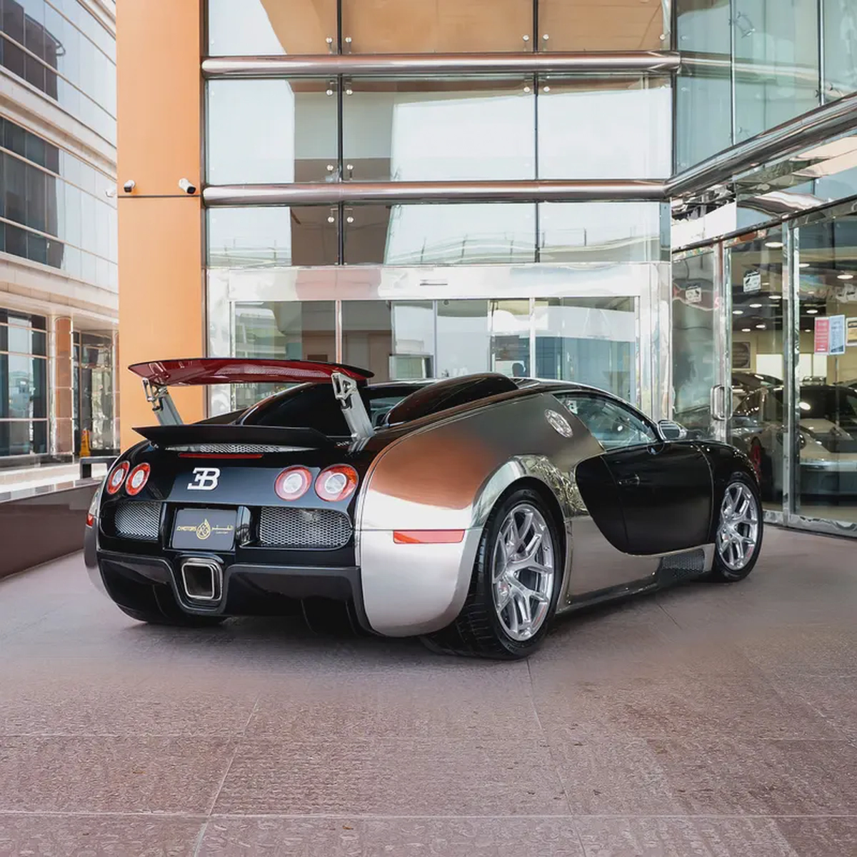 2010 BUGATTI  VERYON NOCTURNE GCC  DONE ONLY 4000KM WITH 2 YEARS  SERVICE CONTRACT-1-1