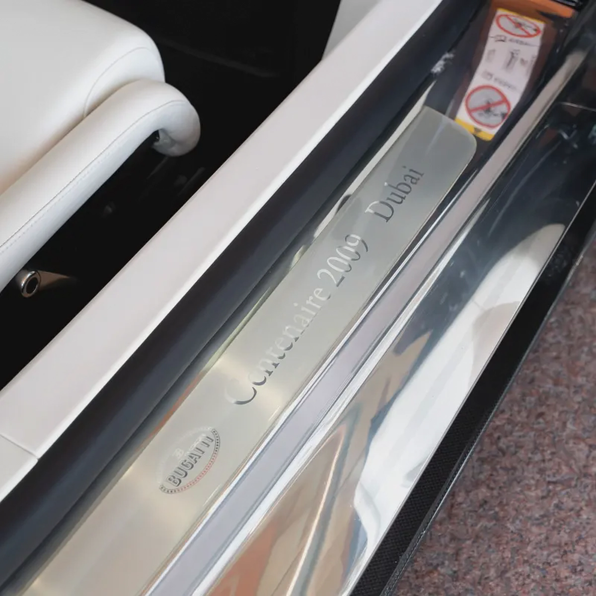 2010 BUGATTI  VERYON NOCTURNE GCC  DONE ONLY 4000KM WITH 2 YEARS  SERVICE CONTRACT-14-14