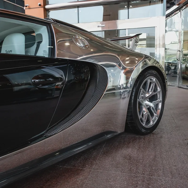 2010 BUGATTI  VERYON NOCTURNE GCC  DONE ONLY 4000KM WITH 2 YEARS  SERVICE CONTRACT