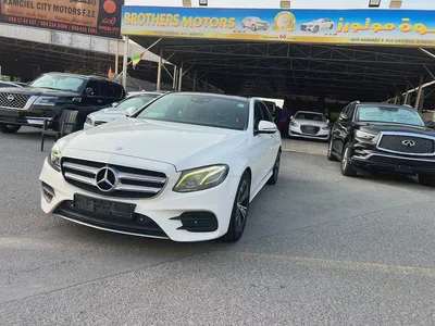 2017 Mercedes-Benz E-Class E 300 GCC Specs - Excellent Condition-1