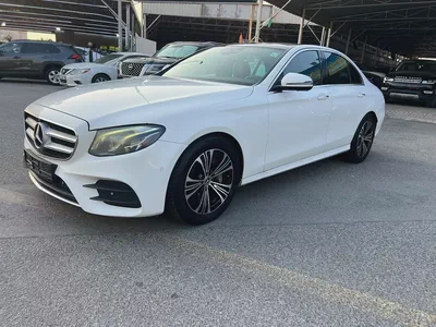 2017 Mercedes-Benz E-Class E 300 GCC Specs - Excellent Condition-2