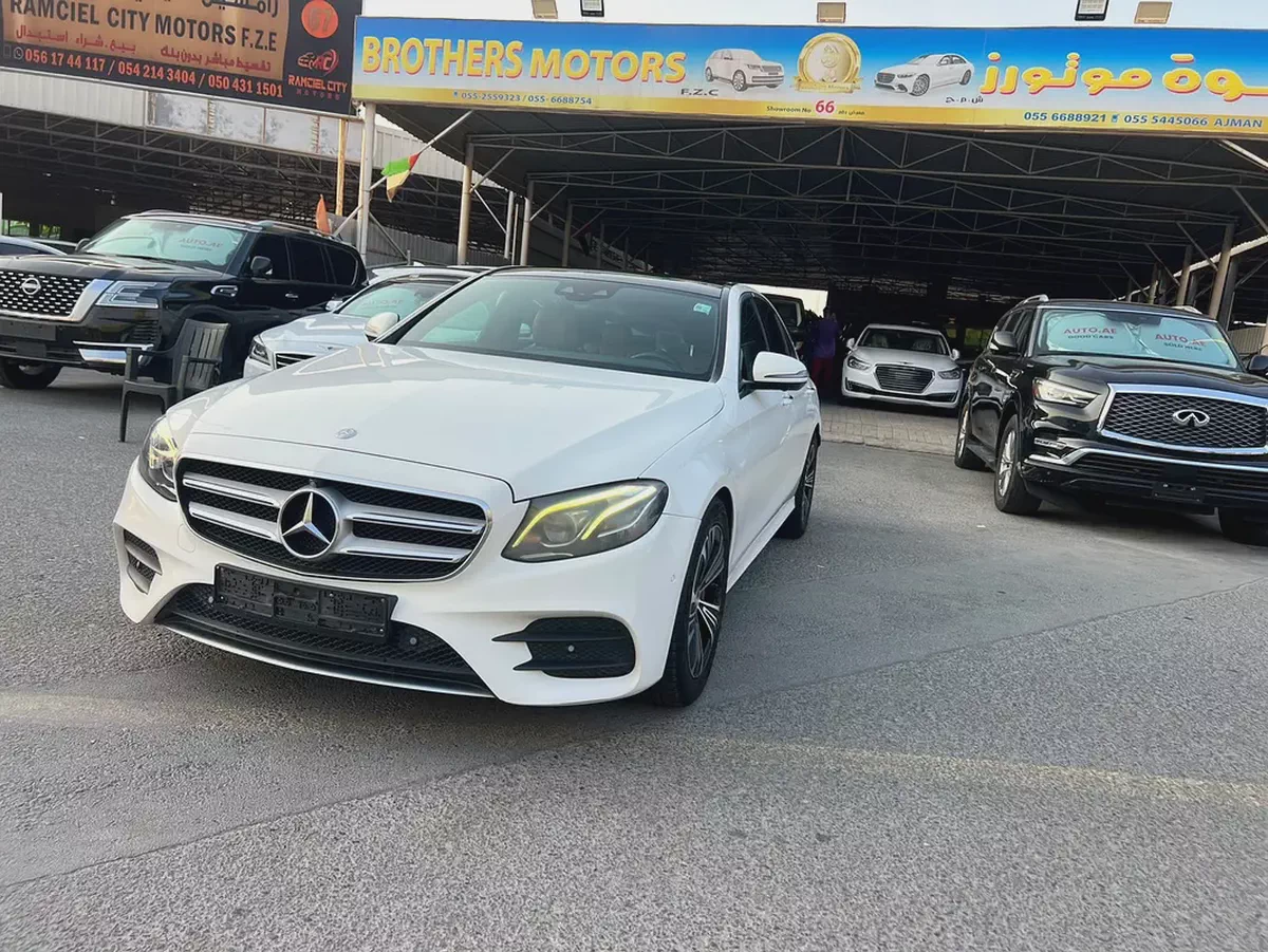 2017 Mercedes-Benz E-Class E 300 GCC Specs - Excellent Condition-1-1