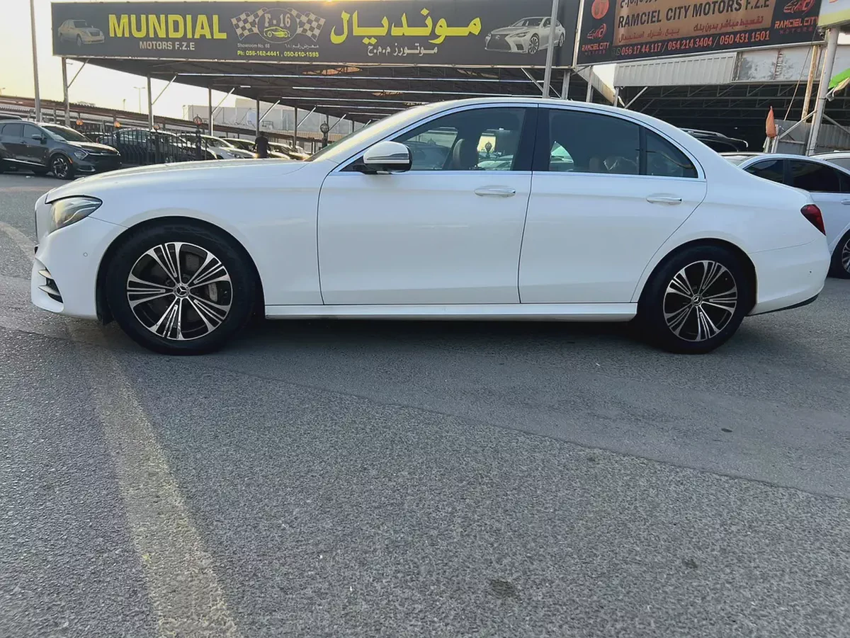 2017 Mercedes-Benz E-Class E 300 GCC Specs - Excellent Condition-3-3