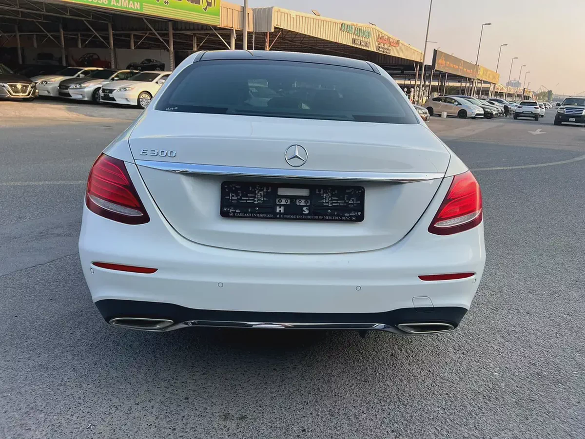 2017 Mercedes-Benz E-Class E 300 GCC Specs - Excellent Condition-5-5
