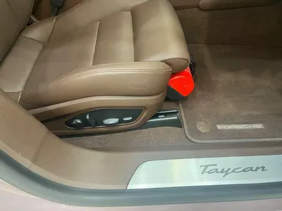 Porsche Taycan STANDARD As good as new-9