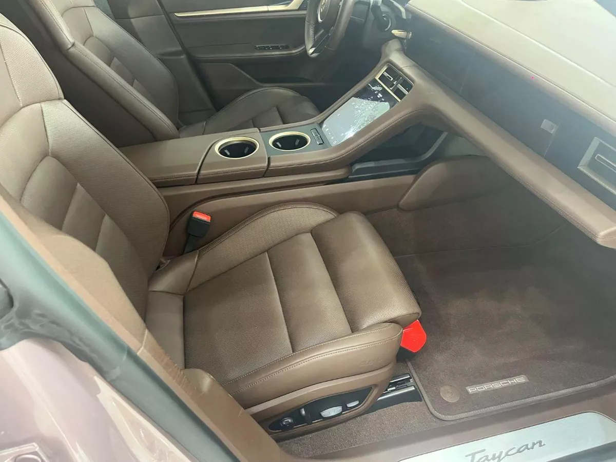 Porsche Taycan STANDARD As good as new-10-0