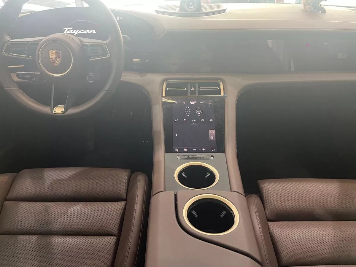 Porsche Taycan STANDARD As good as new-8-0