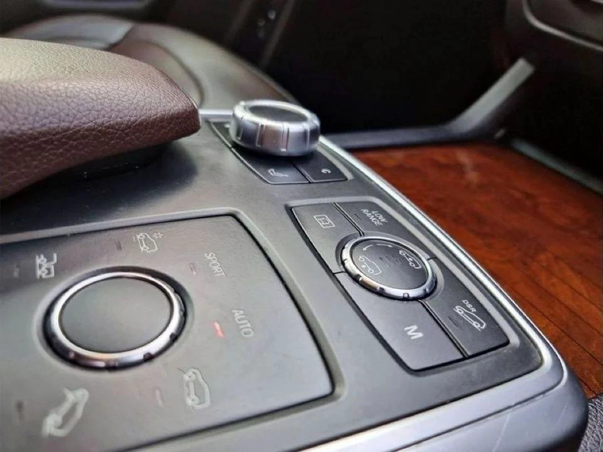 Mercedes Benz GL500 STD 4 MATIC V8 4.7L - FULL OPTION - GCC SPECIFICATION - EXCELLENT CONDITION