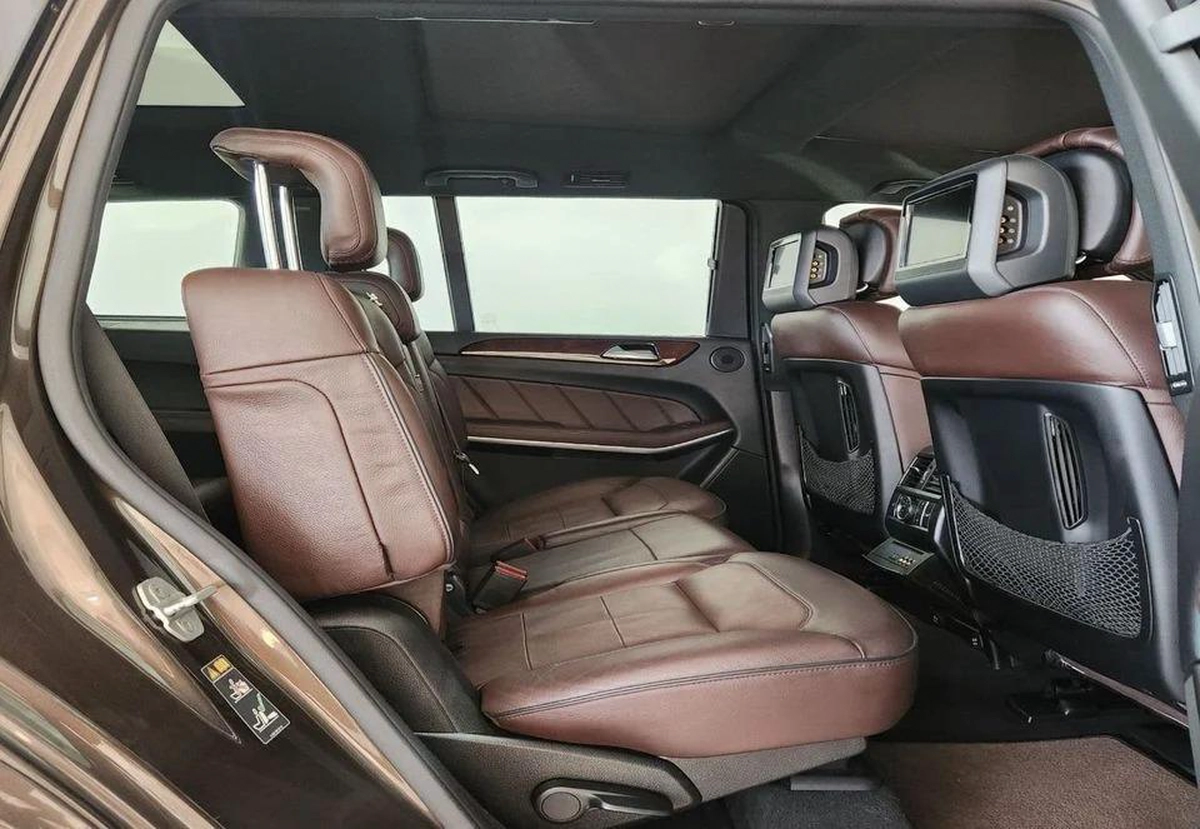 Mercedes Benz GL500 STD 4 MATIC V8 4.7L - FULL OPTION - GCC SPECIFICATION - EXCELLENT CONDITION