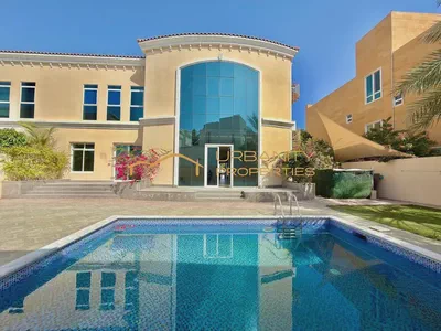 Spacious 5BR Villa | Prime Jumeirah 1 | Family Home | Huge Layout-3